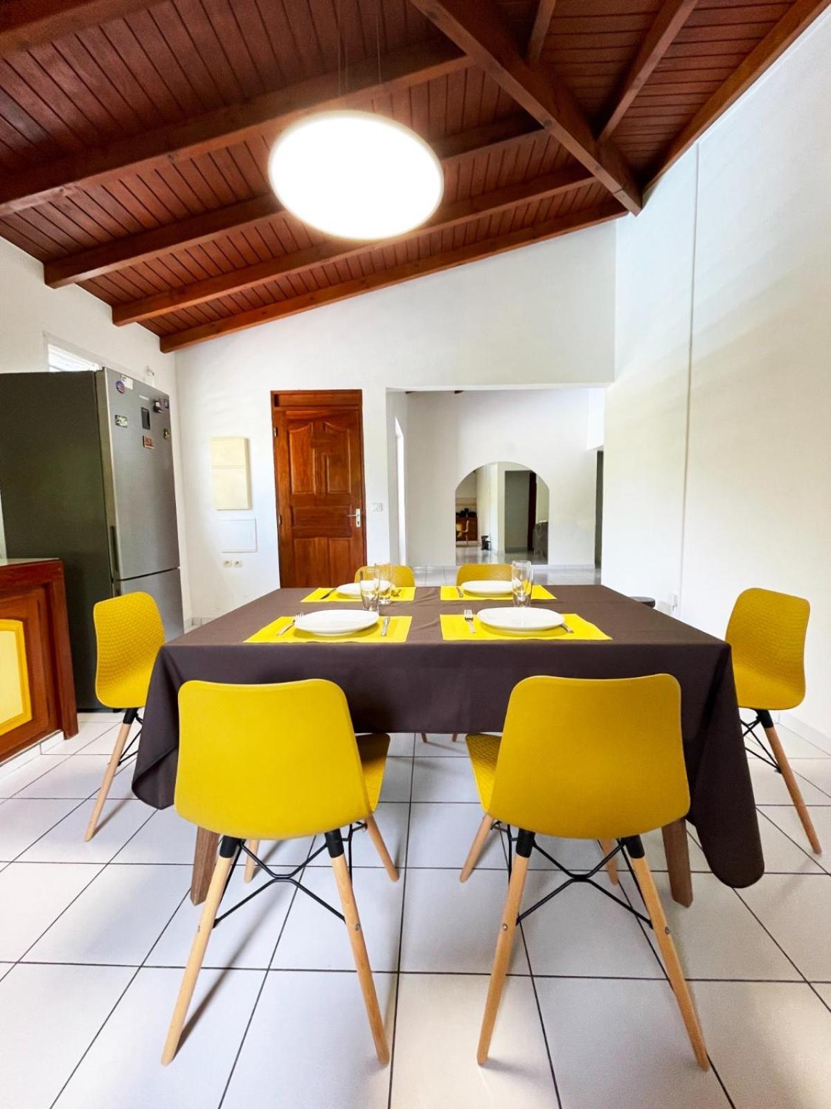 La Villa Ixora, magnifique Villa avec Piscine Les Abymes Extérieur photo